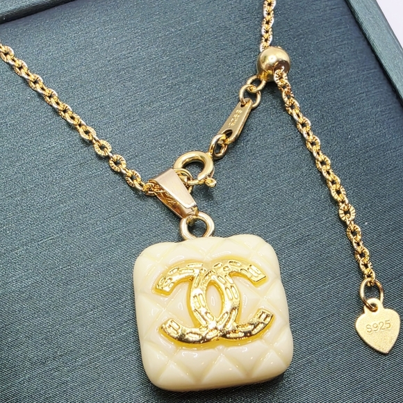 Chanel Gold and Cream Pendant Necklace - Picture 1 of 5